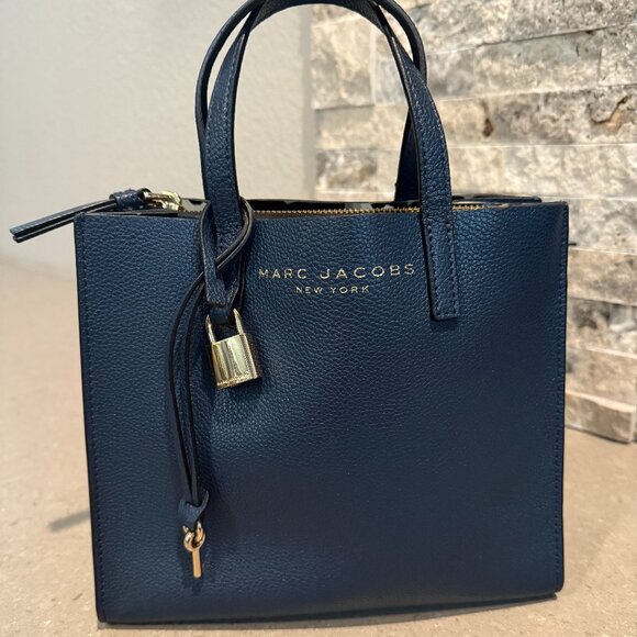 AUTH Marc Jacobs Mini Grind Tote Navy Pebbled Leather w/ Lock/Key Charms & COA - Picture 1 of 13